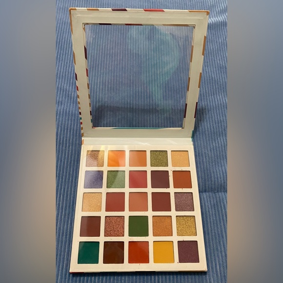 City Color: Groovy Palette - Picture 3 of 6